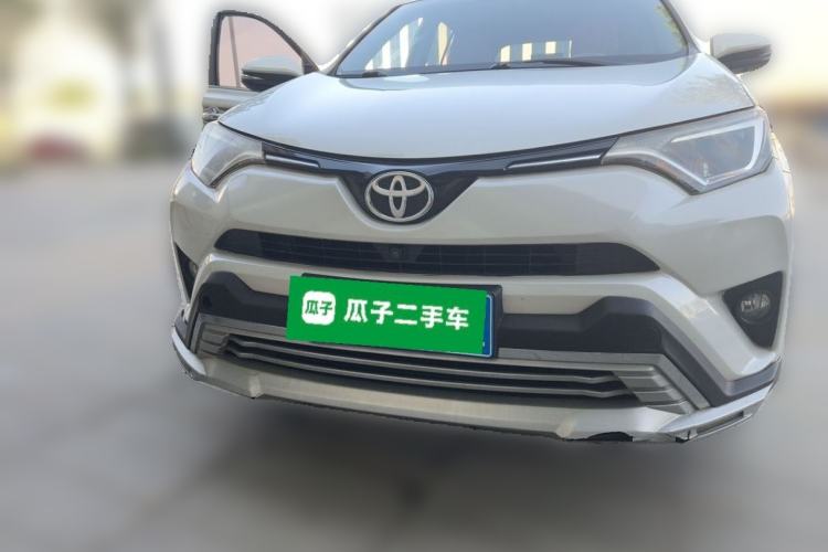 Used Toyota RAV4 2016 2.0L CVT Two-Wheel Drive Fashion Edition China V Standard Front