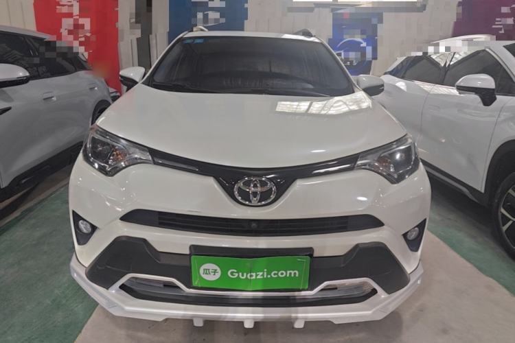 Used Toyota RAV4 2016 2.0L CVT Two-Wheel Drive Fashion Edition China V Standard Front