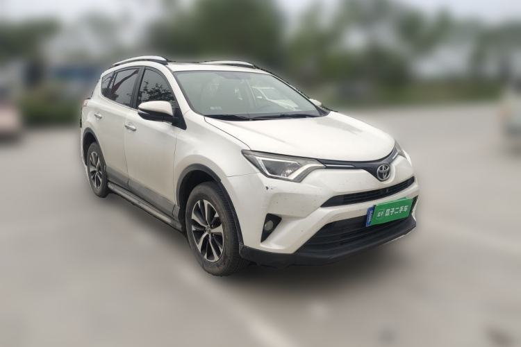 Used Toyota RAV4 2016 2.0L CVT Two-Wheel Drive Comfort Edition China V Standard Front Right 45 Deg
