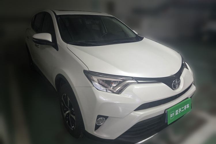 Used Toyota RAV4 2016 2.0L CVT 4x4 New Edition China V Standard Front Right 45 Deg
