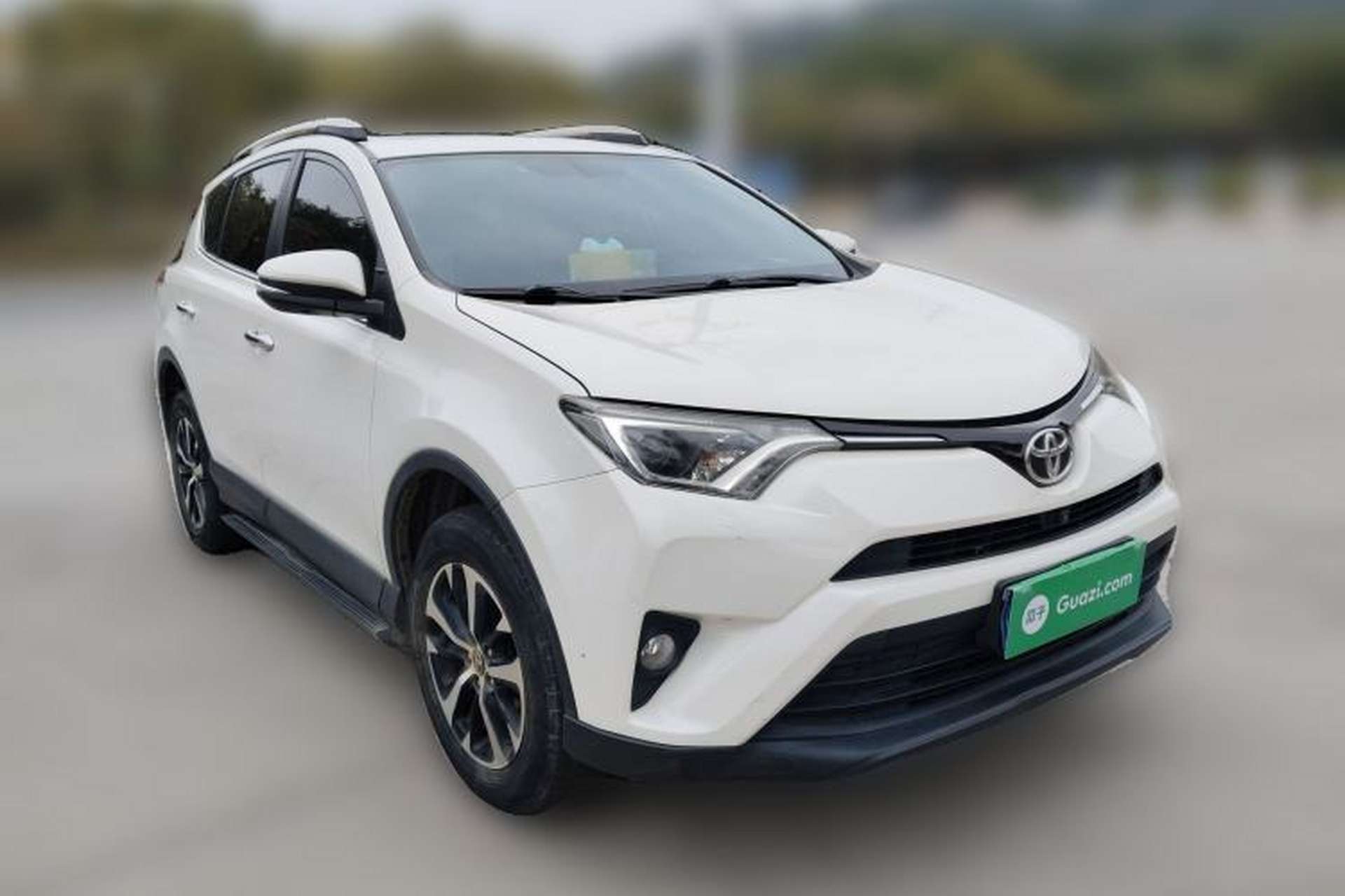 Used Toyota RAV4 2016 2.0L CVT Two-Wheel Drive Fashion Edition China V Standard Front Right 45 Deg