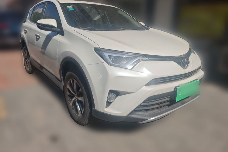 Used Toyota RAV4 2016 2.0L CVT Two-Wheel Drive Smart Edition China V Standard Front Right 45 Deg