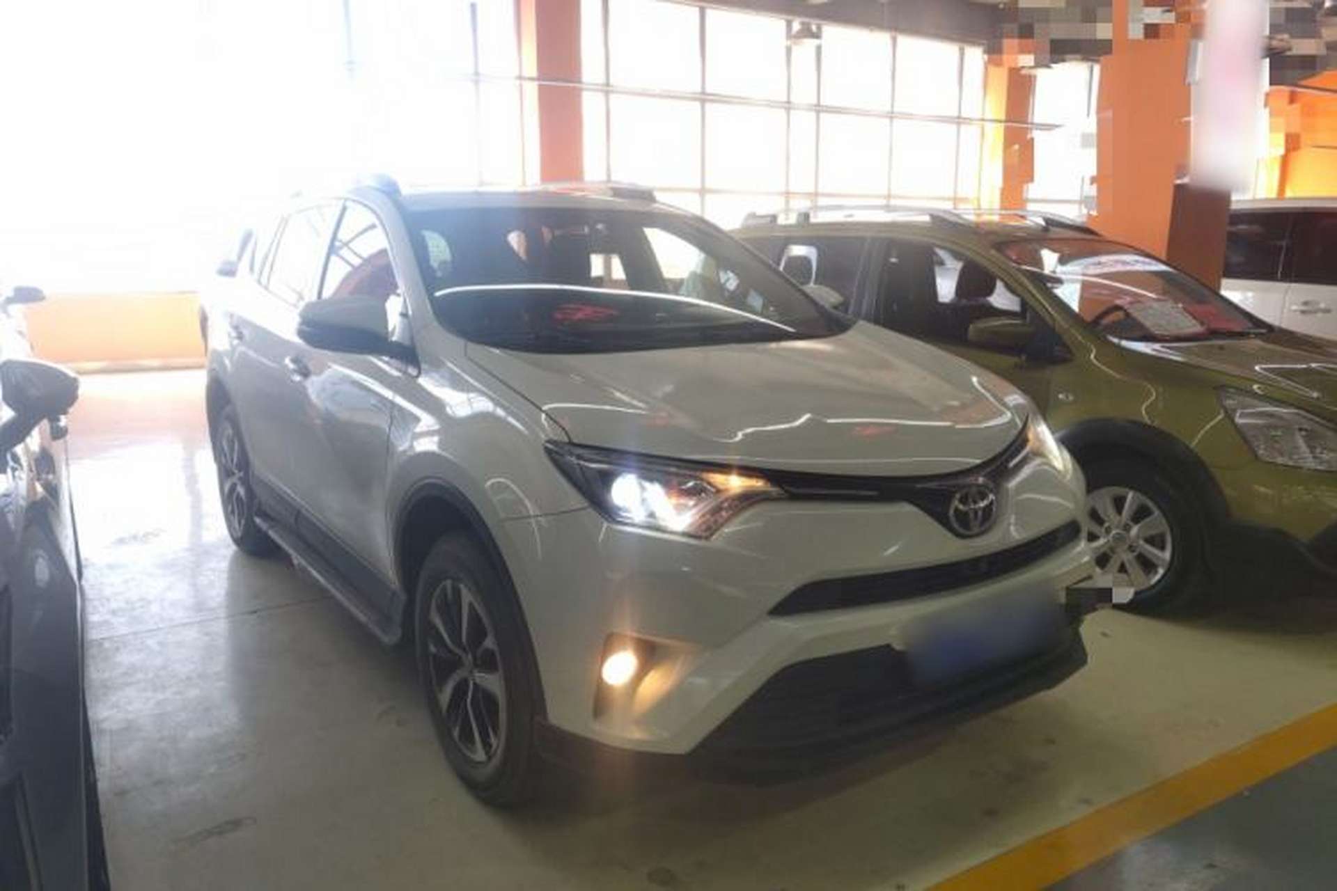 Used Toyota RAV4 2016 2.0L CVT Two-Wheel Drive Comfort Edition China V Standard Front Right 45 Deg
