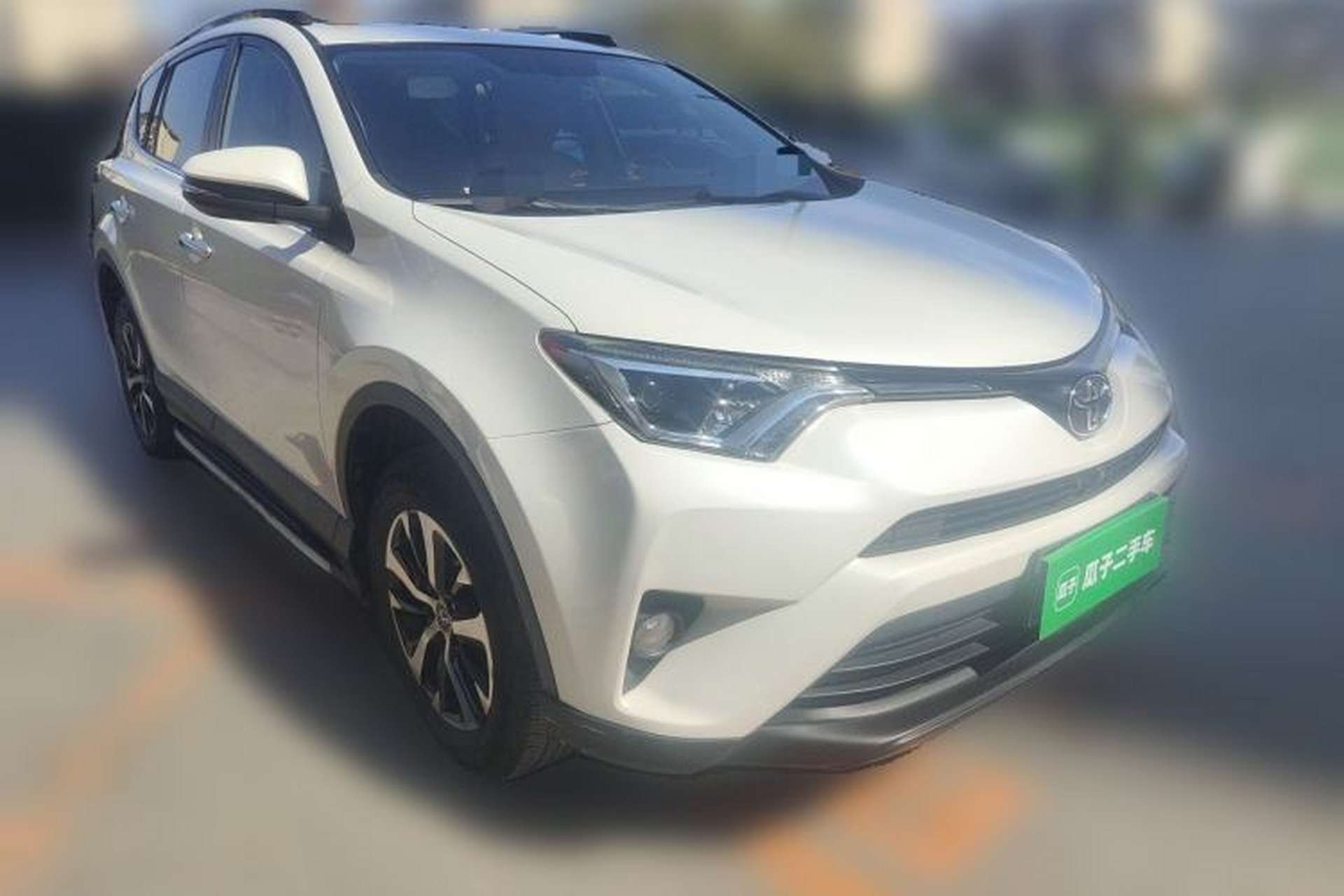 Used Toyota RAV4 2016 2.0L CVT Two-Wheel Drive Comfort Edition China V Standard Front Right 45 Deg