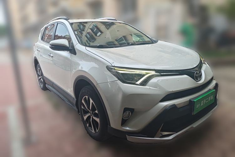 Used Toyota RAV4 2016 2.0L CVT Two-Wheel Drive Smart Edition China V Standard Front Right 45 Deg