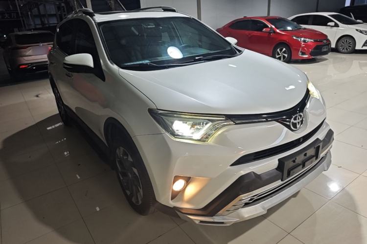 Used Toyota RAV4 2016 2.5L Automatic 4x4 Elite Edition Front Right 45 Deg