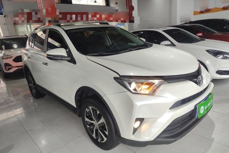 Used Toyota RAV4 2016 2.0L CVT Two-Wheel Drive Comfort Edition China V Standard Front Right 45 Deg