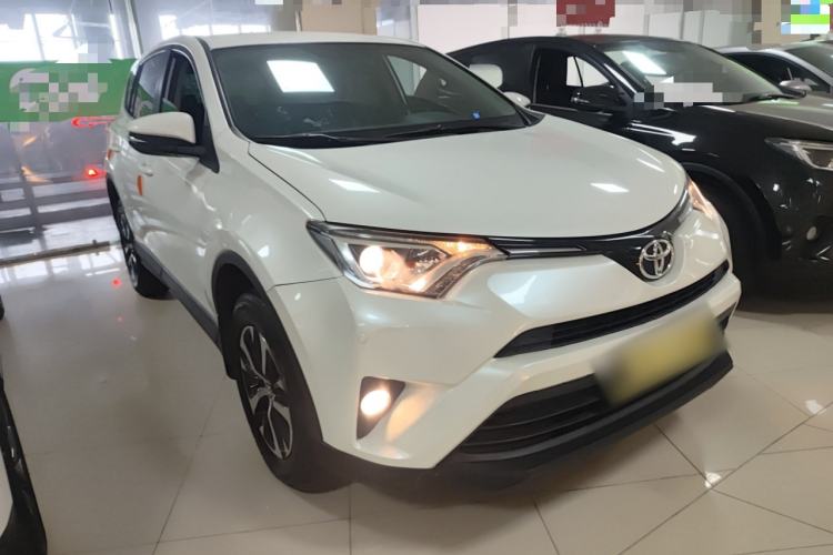 Used Toyota RAV4 2016 2.0L CVT Two-Wheel Drive Urban Edition China V Standard Front Right 45 Deg