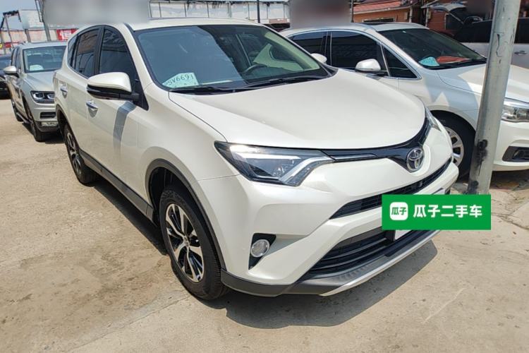 Used Toyota RAV4 2016 2.0L CVT Two-Wheel Drive Smart Edition China V Standard Front Right 45 Deg