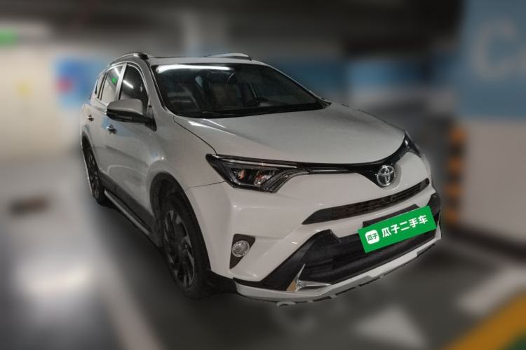 Used Toyota RAV4 2016 2.5L Automatic 4x4 Elite Edition Front Right 45 Deg
