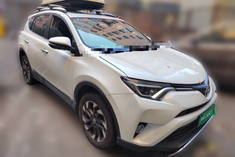 Used Toyota RAV4 2016 2.5L Automatic 4x4 Elite Edition Front Right 45 Deg