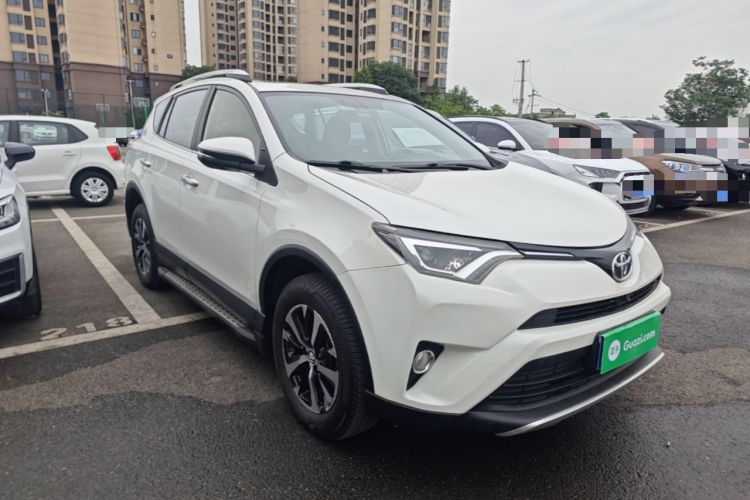 Used Toyota RAV4 2016 2.0L CVT Two-Wheel Drive Smart Edition China V Standard Front Right 45 Deg