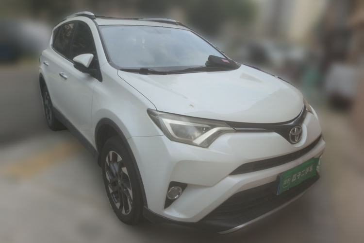 Used Toyota RAV4 2016 2.5L Automatic 4x4 Elite Edition Front Right 45 Deg