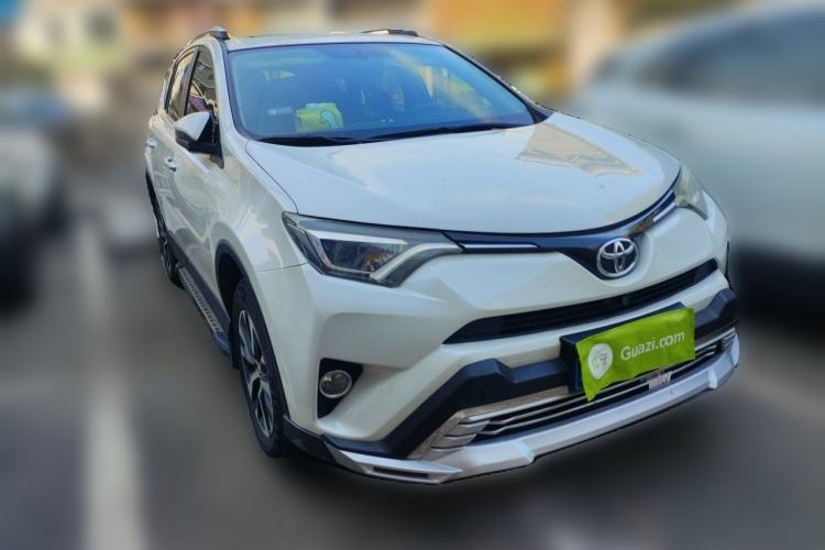 Used Toyota RAV4 2016 2.0L CVT 4x4 New Edition China V Standard Front Right 45 Deg