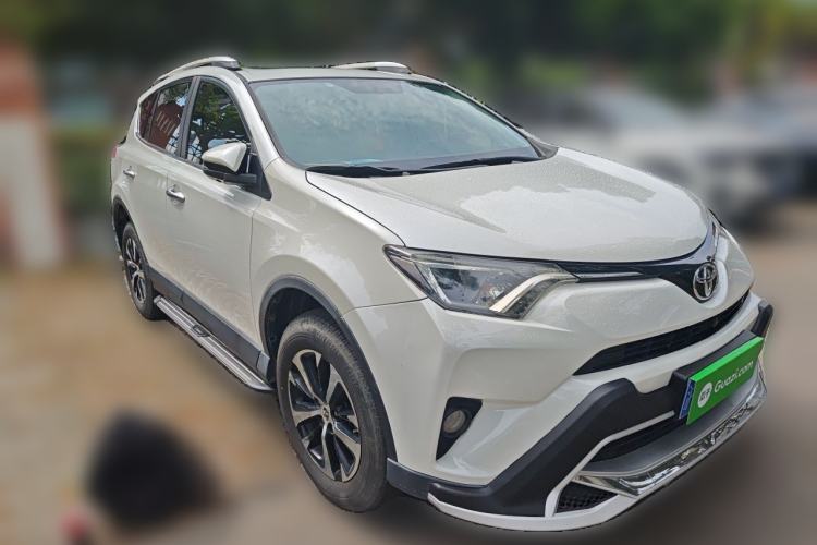 Used Toyota RAV4 2016 2.0L CVT Two-Wheel Drive Comfort Edition China V Standard Front Right 45 Deg