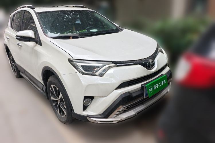 Used Toyota RAV4 2016 2.0L CVT Two-Wheel Drive Smart Edition China V Standard Front Right 45 Deg