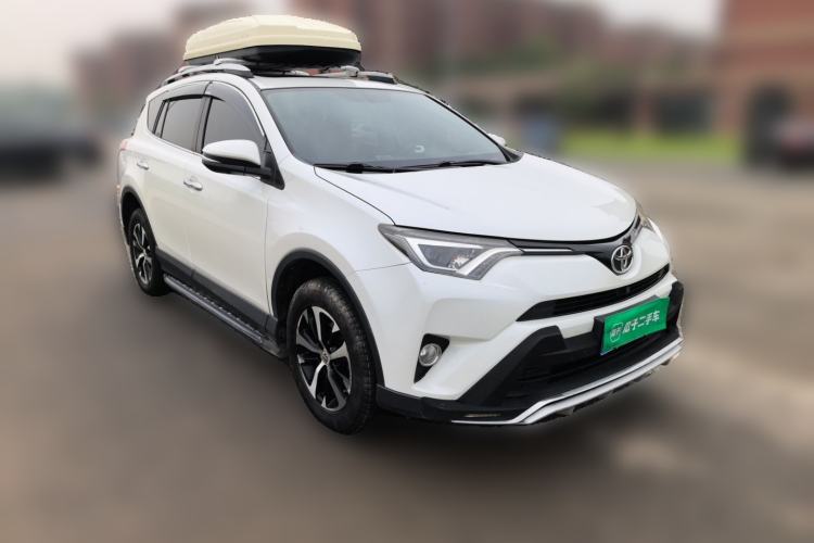 Used Toyota RAV4 2016 2.0L CVT 4x4 New Edition China V Standard Front Right 45 Deg