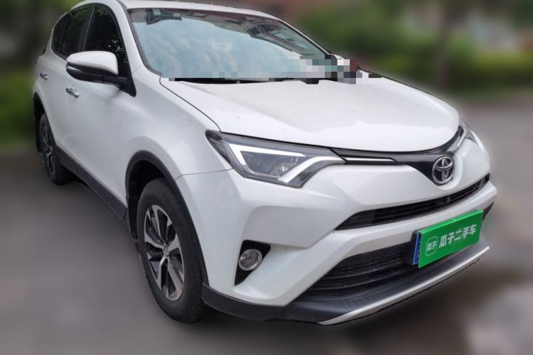 Used Toyota RAV4 2016 2.0L CVT Two-Wheel Drive Smart Edition China V Standard Front Right 45 Deg