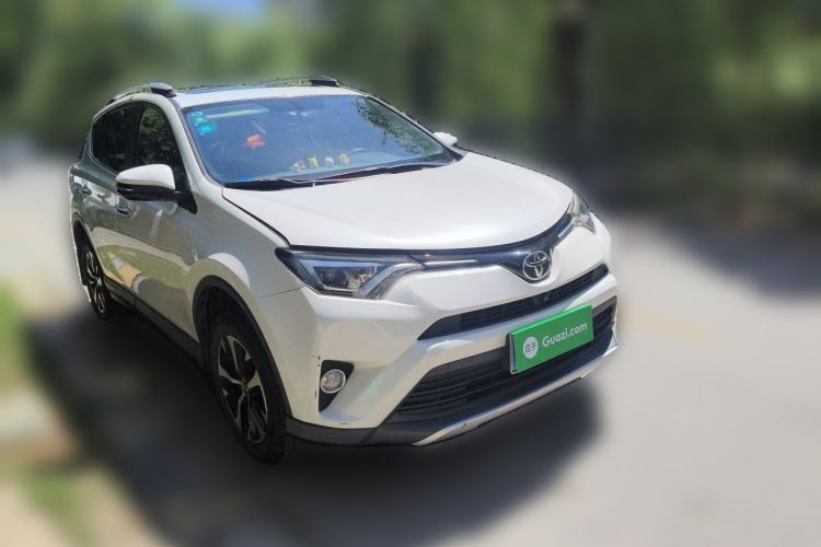 Used Toyota RAV4 2016 2.0L CVT Two-Wheel Drive Smart Edition China V Standard Front Right 45 Deg
