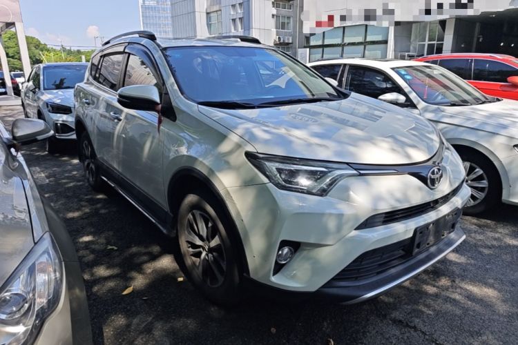 Used Toyota RAV4 2016 2.0L CVT Two-Wheel Drive Smart Edition China V Standard Front Right 45 Deg