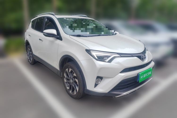 Used Toyota RAV4 2016 2.5L Automatic 4x4 Elite Edition Front Right 45 Deg
