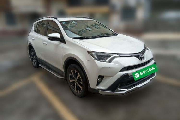 Used Toyota RAV4 2016 2.0L CVT Two-Wheel Drive Urban Edition China V Standard Front Right 45 Deg