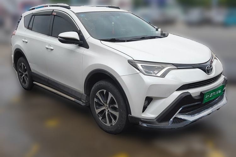 Used Toyota RAV4 2016 2.0L CVT Two-Wheel Drive Urban Edition China V Standard Front Right 45 Deg