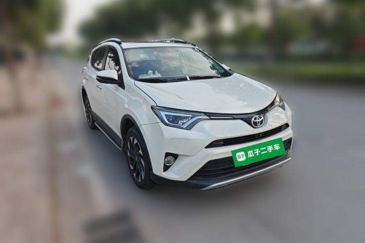 Used Toyota RAV4 2016 2.5L Automatic 4x4 Elite Edition Front Right 45 Deg