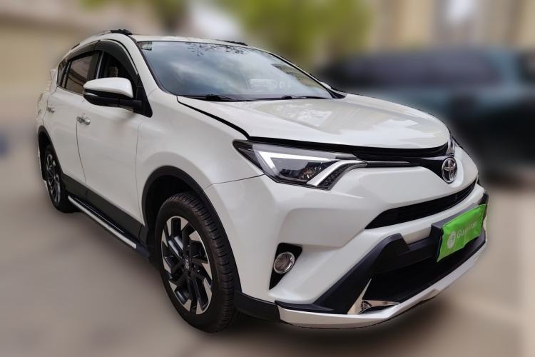 Used Toyota RAV4 2016 2.5L Automatic 4x4 Elite Edition Front Right 45 Deg