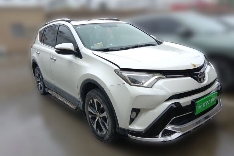 Used Toyota RAV4 2016 2.0L CVT Two-Wheel Drive Comfort Edition China V Standard Front Right 45 Deg