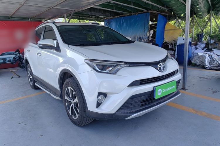 Used Toyota RAV4 2016 2.0L CVT Two-Wheel Drive Smart Edition China V Standard Front Right 45 Deg