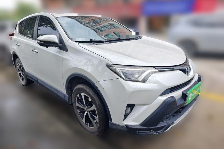 Used Toyota RAV4 2016 2.0L CVT Two-Wheel Drive Fashion Edition China V Standard Front Right 45 Deg