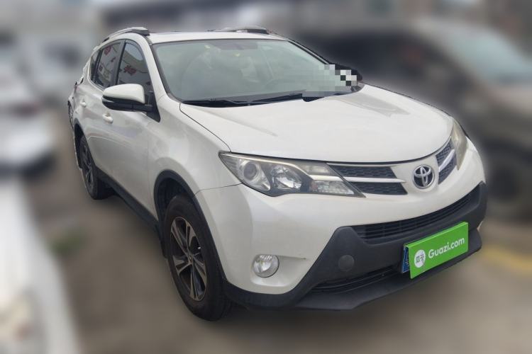 Used Toyota RAV4 2016 2.0L CVT Two-Wheel Drive Fashion Edition China V Standard Front Right 45 Deg