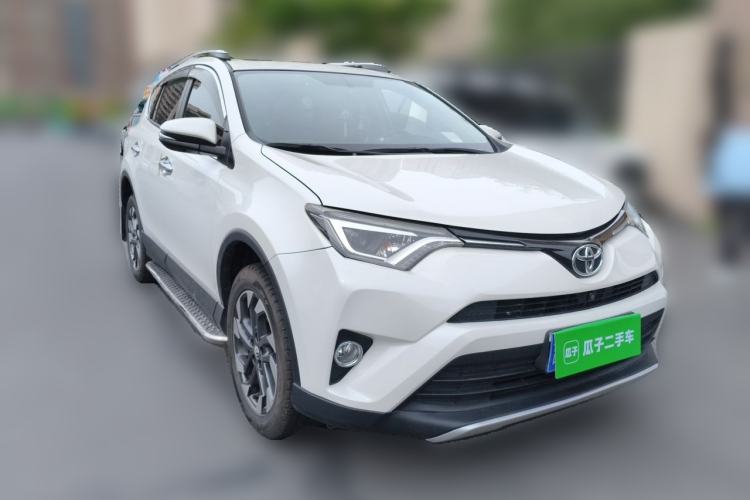 Used Toyota RAV4 2016 2.5L Automatic 4x4 Elite Edition Front Right 45 Deg