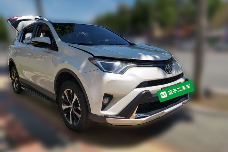 Used Toyota RAV4 2016 2.0L CVT Two-Wheel Drive Urban Edition China V Standard Front Right 45 Deg
