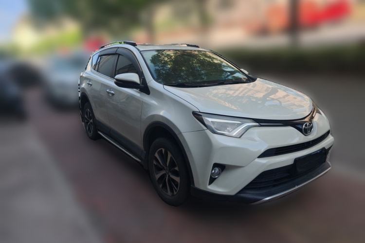 Used Toyota RAV4 2016 2.0L CVT Two-Wheel Drive Smart Edition China V Standard Front Right 45 Deg