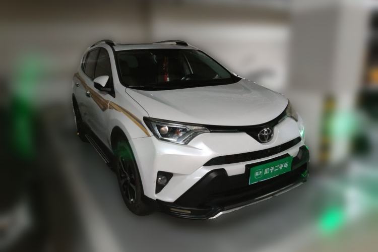 Used Toyota RAV4 2016 2.0L CVT Two-Wheel Drive Comfort Edition China V Standard Front Right 45 Deg