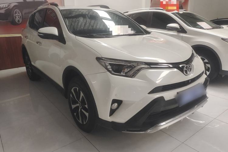 Used Toyota RAV4 2016 2.0L CVT Two-Wheel Drive Comfort Edition China V Standard Front Right 45 Deg