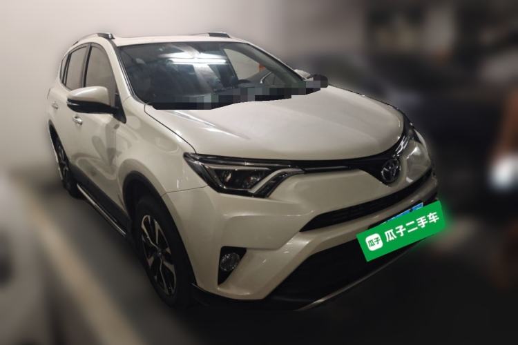 Used Toyota RAV4 2016 2.0L CVT Two-Wheel Drive Comfort Edition China V Standard Front Right 45 Deg