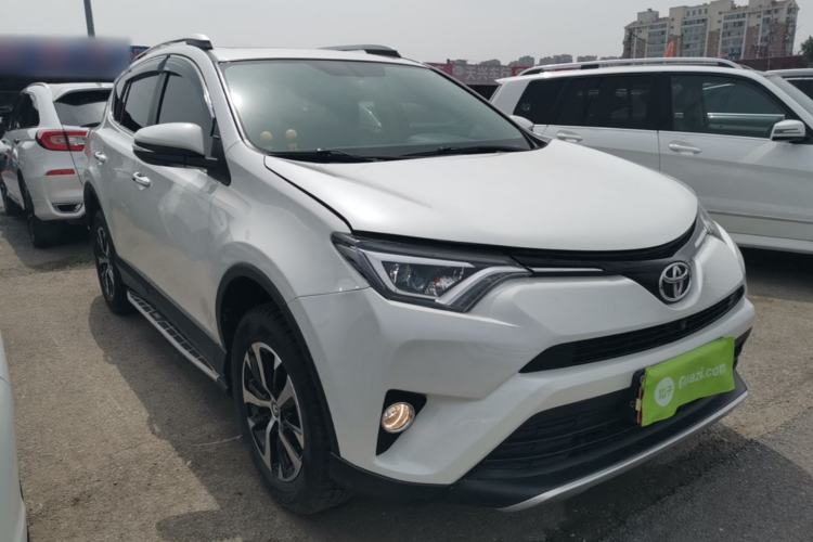 Used Toyota RAV4 2016 2.0L CVT Two-Wheel Drive Smart Edition China V Standard Front Right 45 Deg