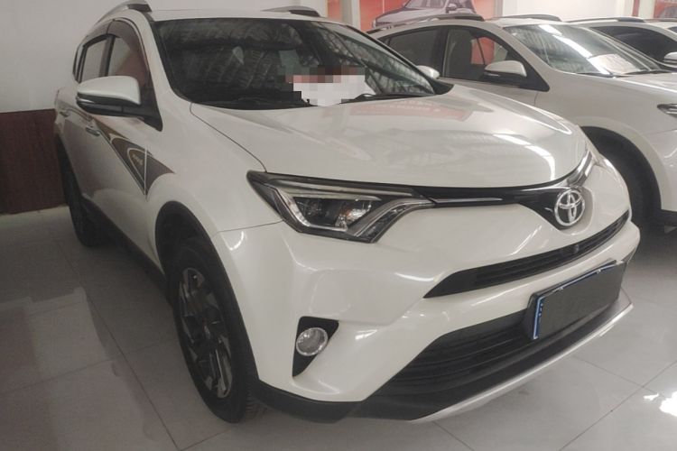 Used Toyota RAV4 2016 2.5L Automatic 4x4 Elite Edition Front Right 45 Deg