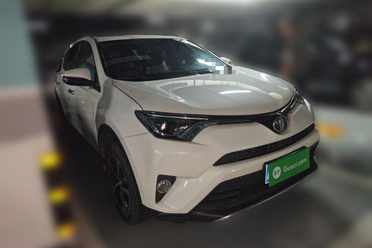 Used Toyota RAV4 2016 2.0L CVT Two-Wheel Drive Smart Edition China V Standard Front Right 45 Deg