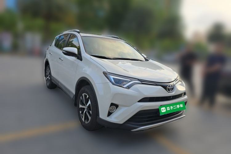 Used Toyota RAV4 2016 2.0L CVT Two-Wheel Drive Smart Edition China V Standard Front Right 45 Deg