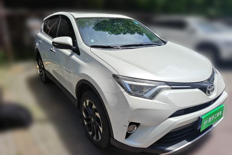 Used Toyota RAV4 2016 2.5L Automatic 4x4 Elite Edition Front Right 45 Deg