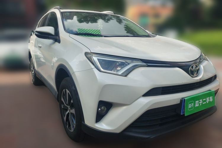 Used Toyota RAV4 2016 2.0L CVT Two-Wheel Drive Urban Edition China V Standard Front Right 45 Deg