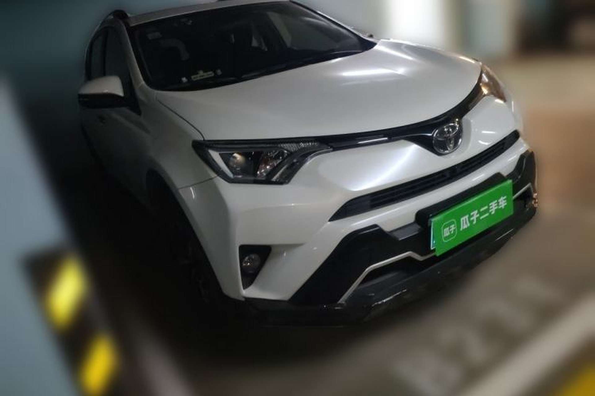 Used Toyota RAV4 2016 2.0L CVT Two-Wheel Drive Comfort Edition China V Standard Front Right 45 Deg