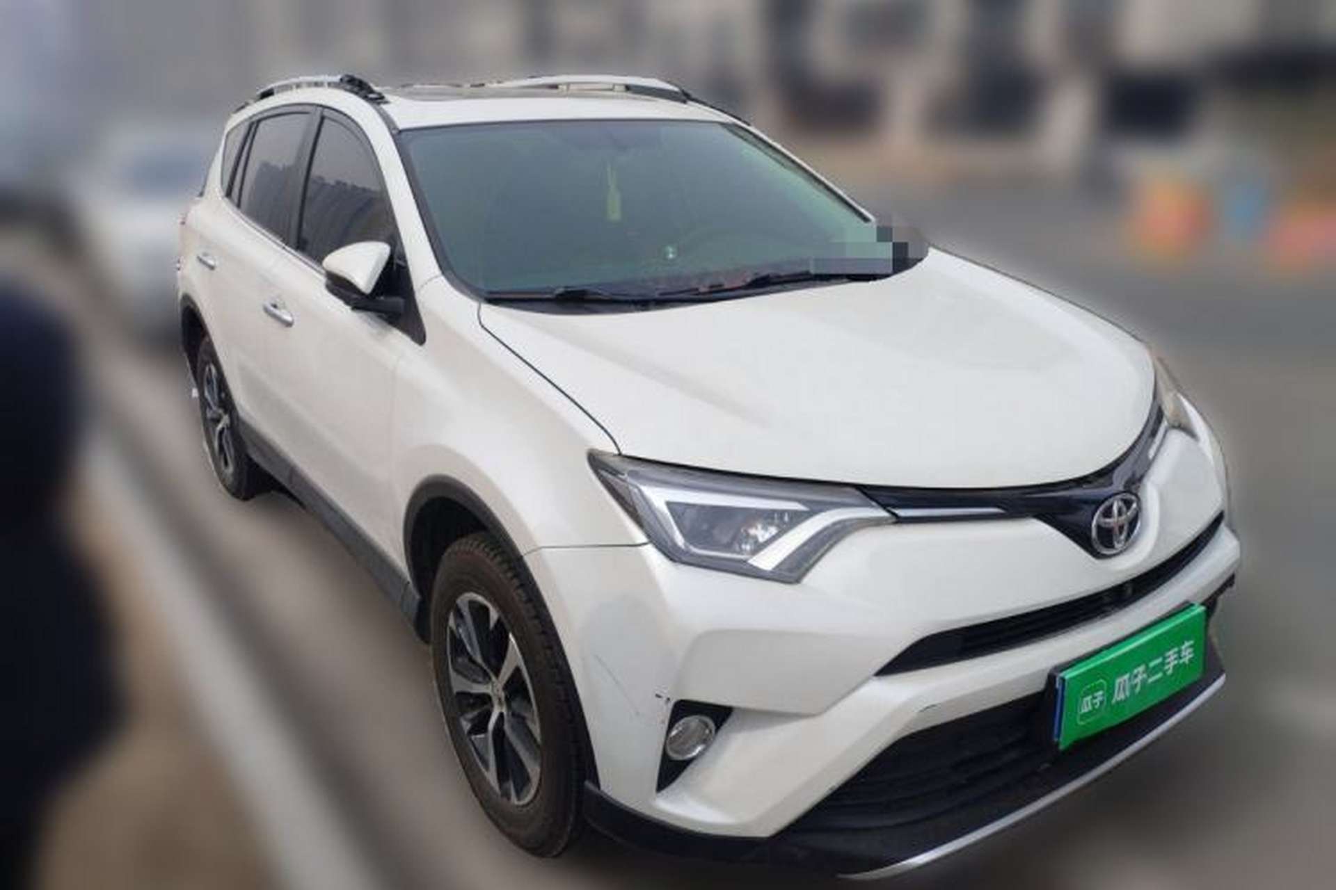 Used Toyota RAV4 2016 2.0L CVT Two-Wheel Drive Smart Edition China V Standard Front Right 45 Deg