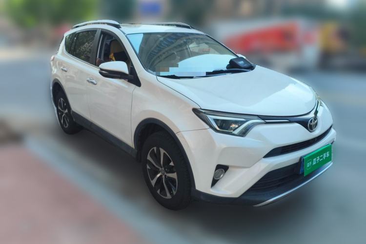 Used Toyota RAV4 2016 2.0L CVT Two-Wheel Drive Smart Edition China V Standard Front Right 45 Deg
