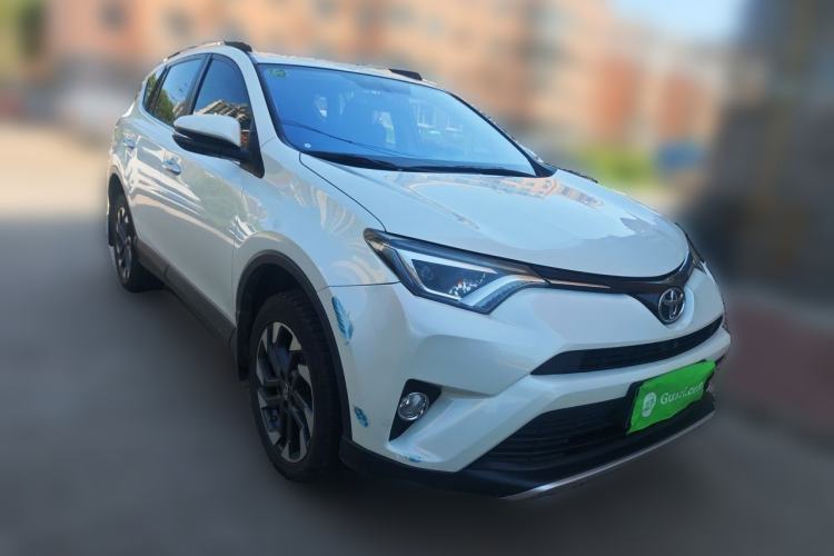 Used Toyota RAV4 2016 2.5L Automatic 4x4 Elite Edition Front Right 45 Deg