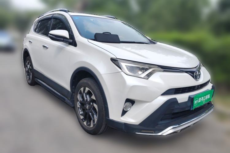 Used Toyota RAV4 2016 2.5L Automatic 4x4 Elite Edition Front Right 45 Deg